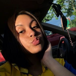 Meet your Posher, Julissa